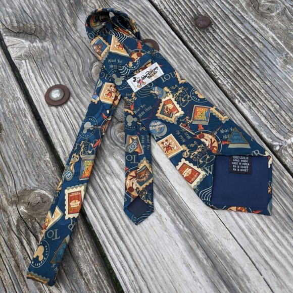 Novelty Disney Mickey Mouse World Tour Neck Tie NWOT - Picture 4 of 7